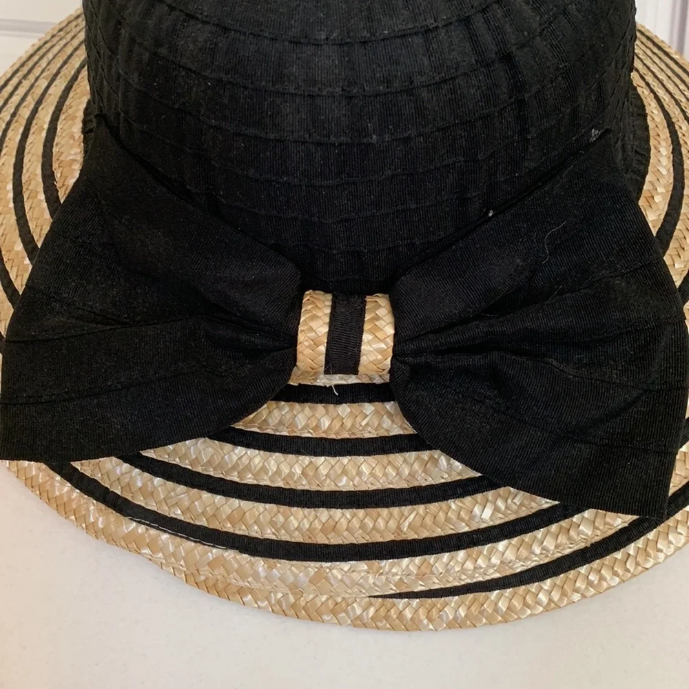 EUC.  Woven sun hat with a fabric top - Picture 2 of 3